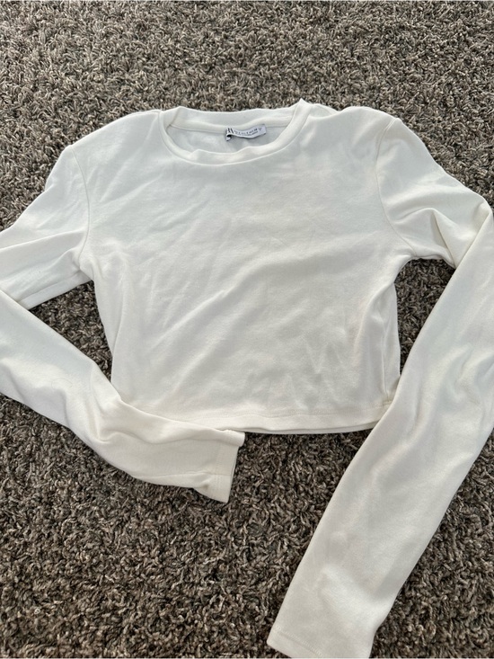 Zara Tops - Zara Cream Long-Sleeve Crop Top